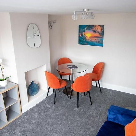 Wave Stays - First Floor Apartment Кливлис Екстериор снимка