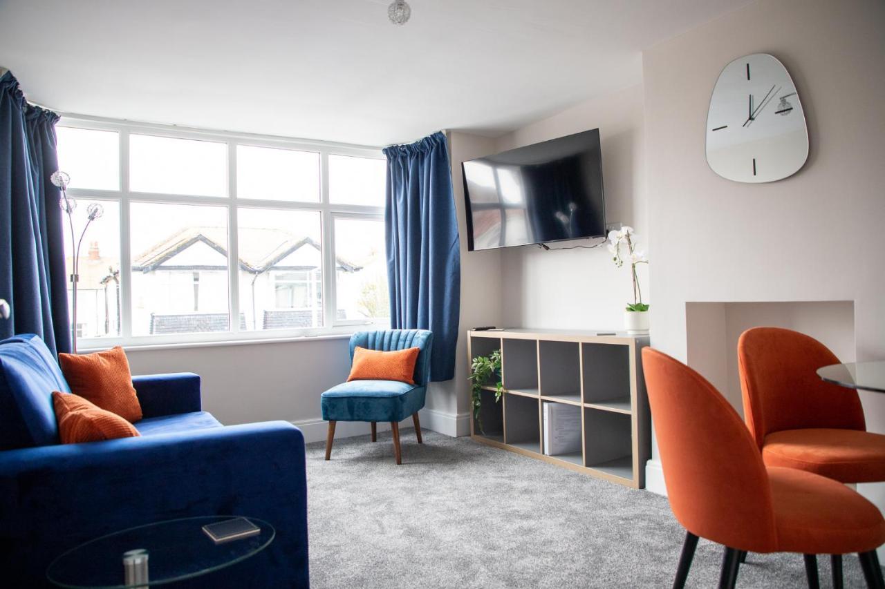 Wave Stays - First Floor Apartment Кливлис Екстериор снимка